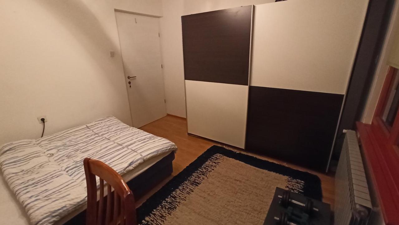 Privatunterkunft Cozy With A Balcony Sarajevo